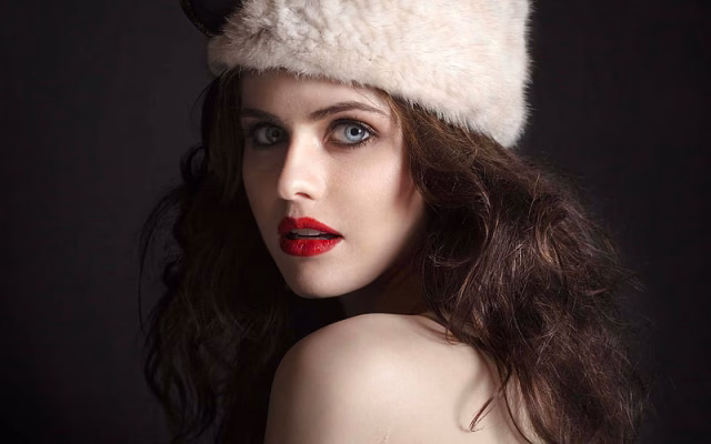 HD-wallpaper-face-celebrity-alexandra-daddario