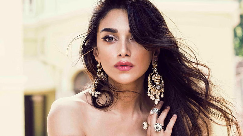 HD-wallpaper-girl-model-aditi-rao-hydari-is-wearing-long-earrings-girls