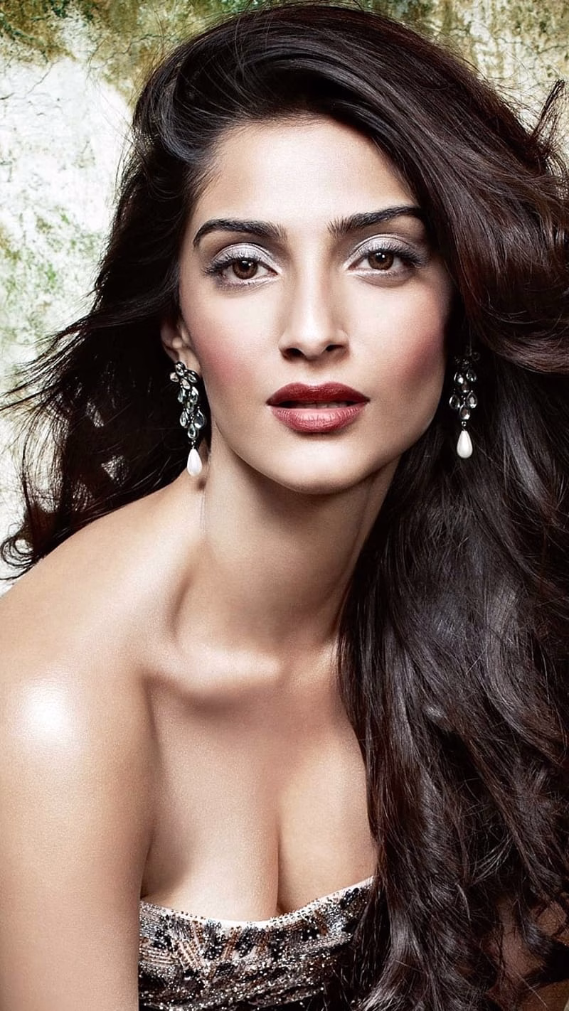 HD-wallpaper-heroine-sonam-kapoor