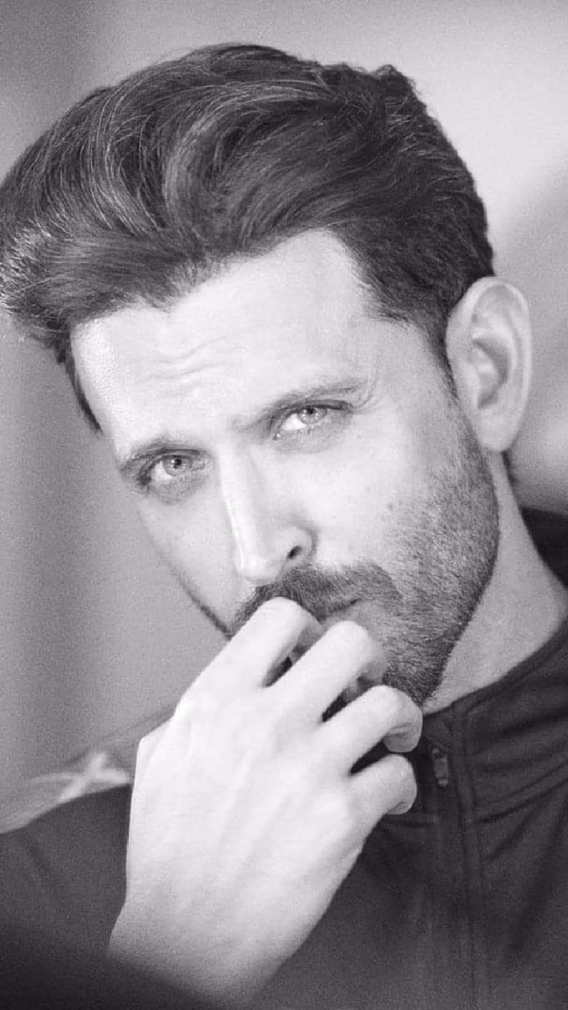 HD-wallpaper-hrithik-roshan-280-actor-bollywood-dancer