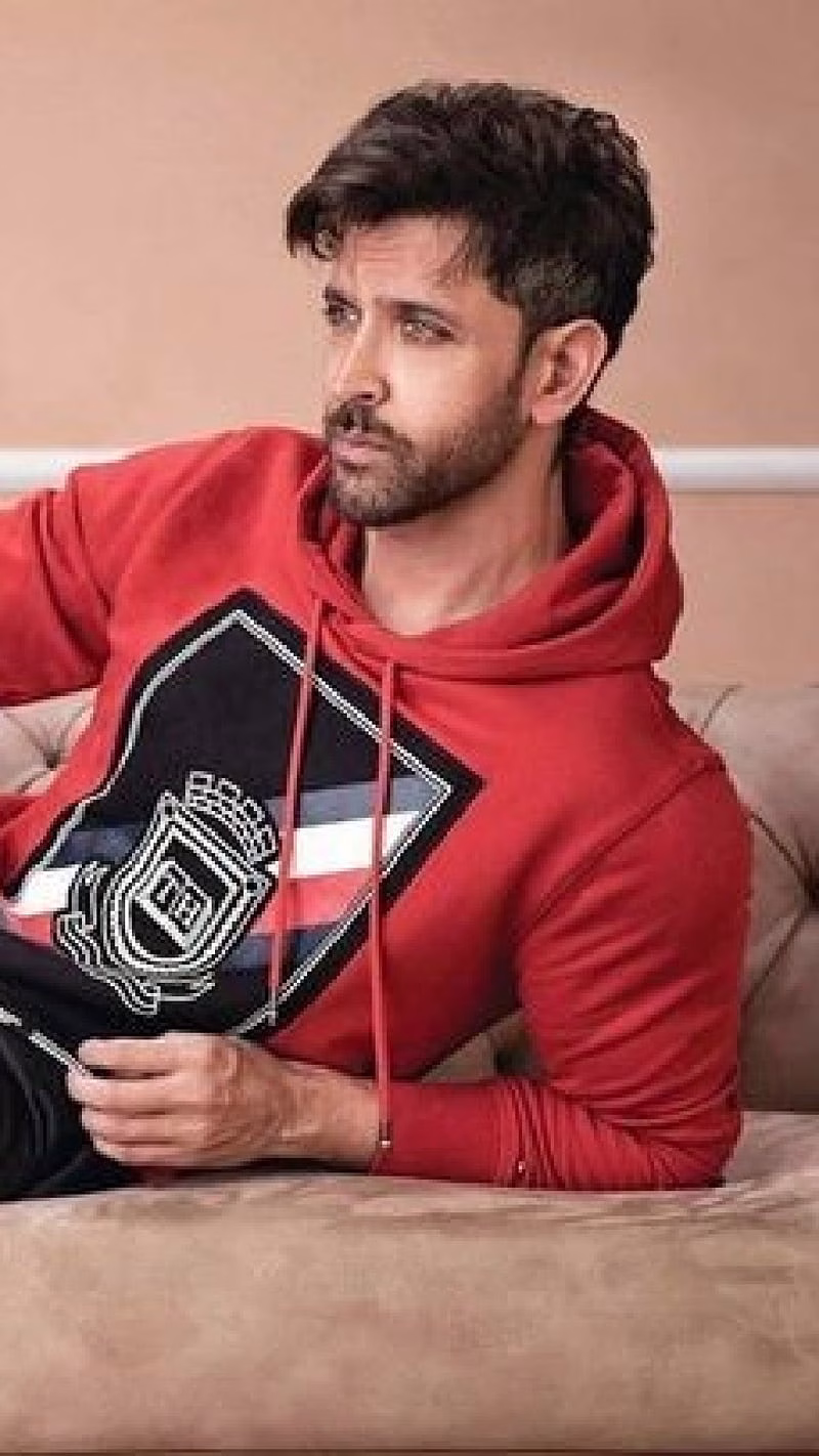 HD-wallpaper-hrithik-roshan-718-actor-bollywood-hrithik-roshan-stylish