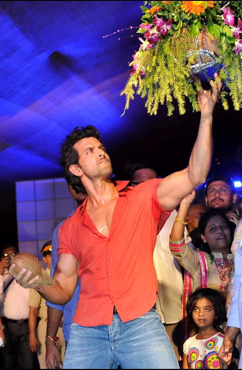 HD-wallpaper-hrithik-roshan-celebrating-festive-indian