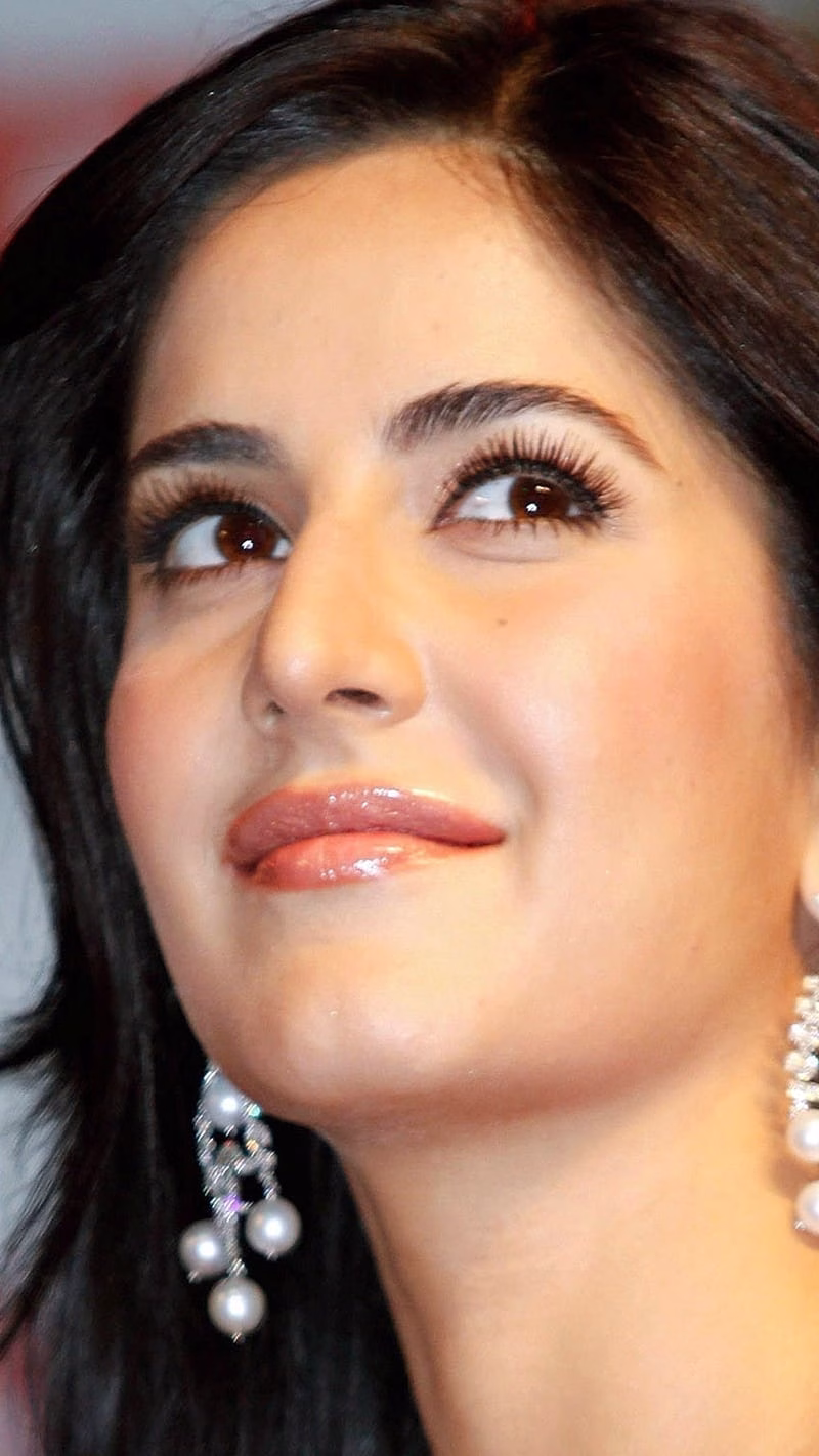 HD-wallpaper-katrina-kaif-beautiful-katrina-kaif-actress-smile-bollywood