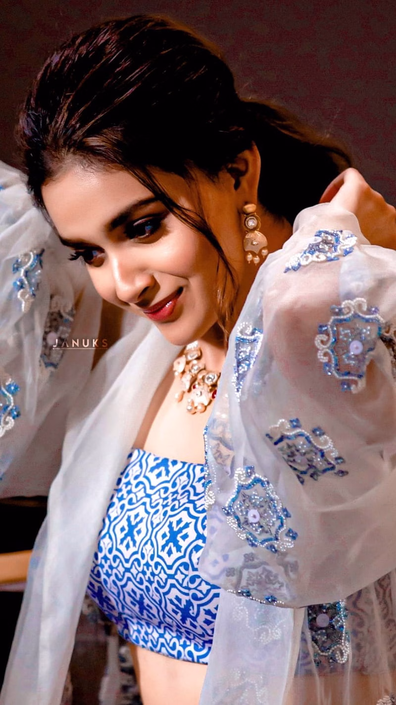 HD-wallpaper-keerthy-suresh-fashion-design-1