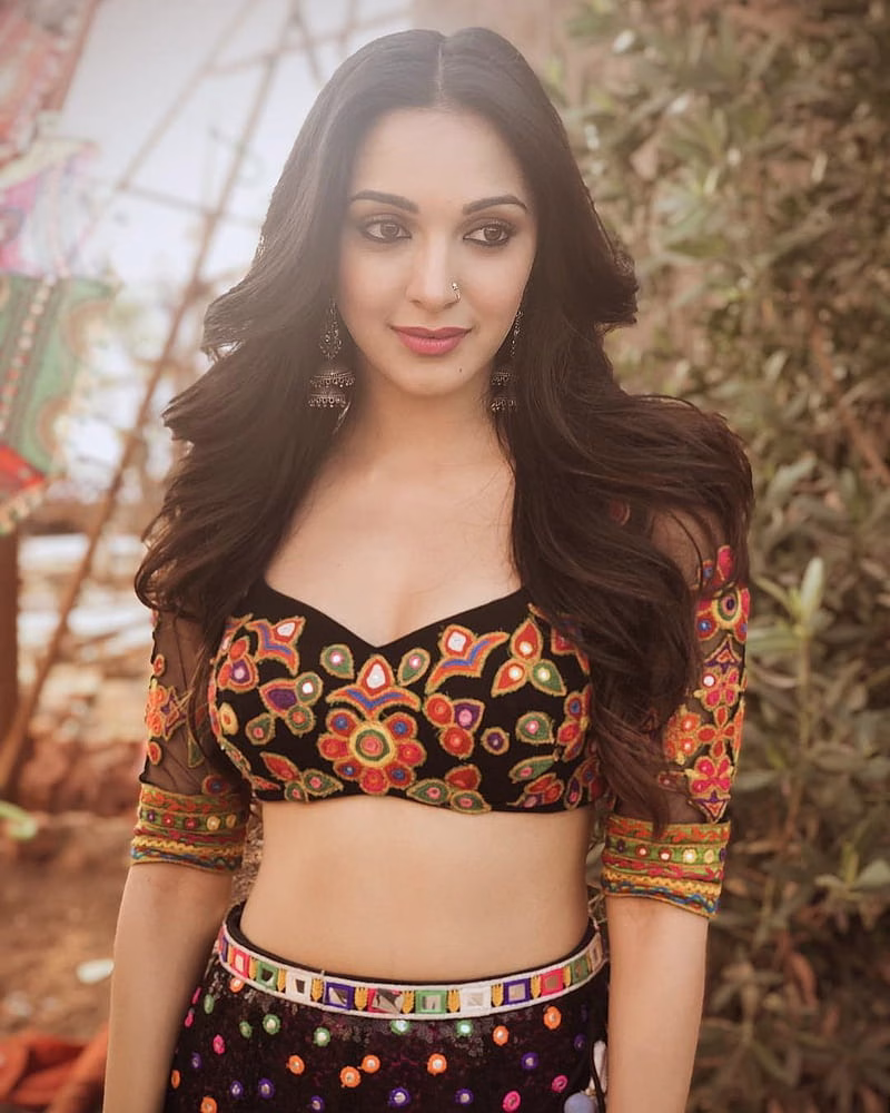 HD-wallpaper-kiara-advani-actress-beautiful-bollywood-indian-beauty-traditional-1