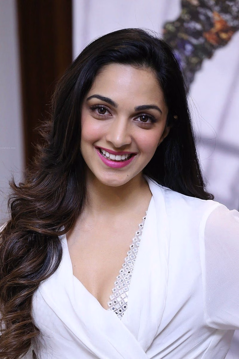 HD-wallpaper-kiara-advani-actress-bollywood-smile