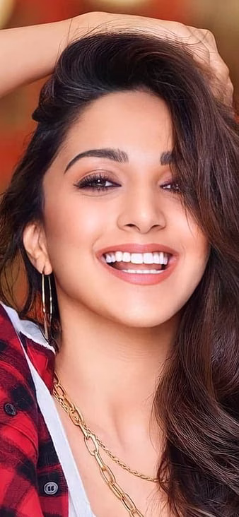 HD-wallpaper-kiara-advani-beautiful-bollywood-thumbnail-1