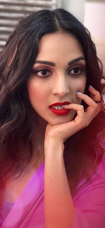 HD-wallpaper-kiara-advani-beautiful-bollywood-thumbnail-15