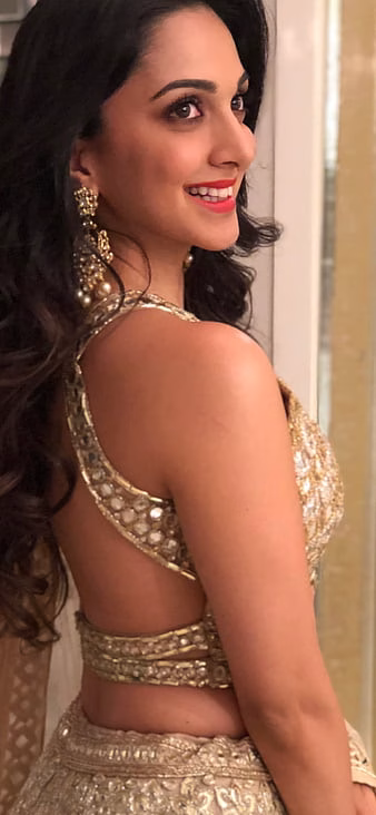 HD-wallpaper-kiara-advani-beautiful-bollywood-thumbnail-16