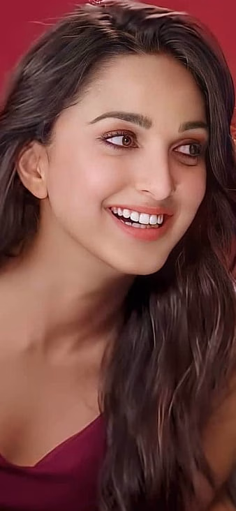 HD-wallpaper-kiara-advani-beautiful-bollywood-tollywood-thumbnail-12