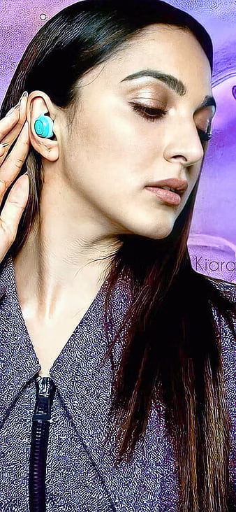 HD-wallpaper-kiara-advani-beautiful-bollywood-tollywood-thumbnail-18