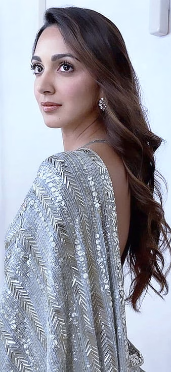 HD-wallpaper-kiara-advani-beautiful-bollywood-tollywood-thumbnail-9