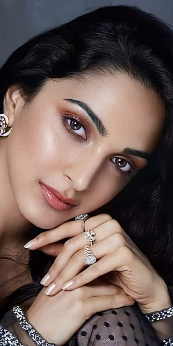 HD-wallpaper-kiara-advani-bollywood-kiara-advani-thumbnail