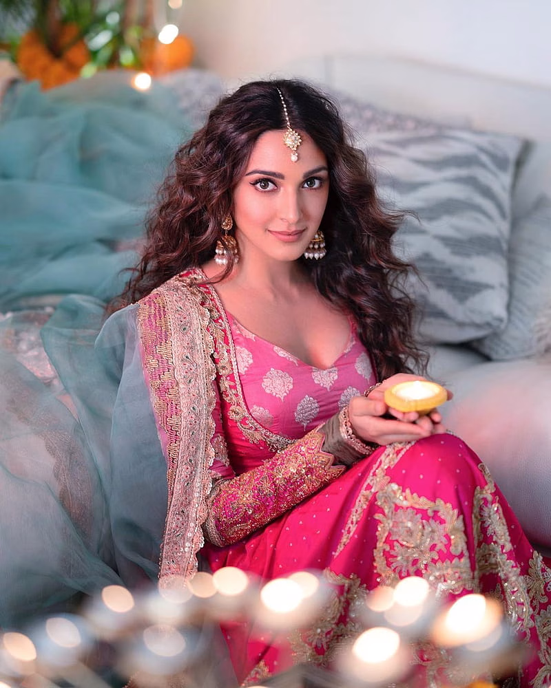 HD-wallpaper-kiara-advani-bollywood-kiara-advani-tollywood-11