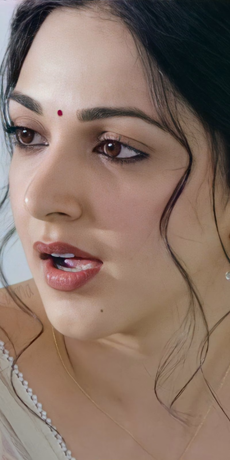 HD-wallpaper-kiara-advani-head-shershaah