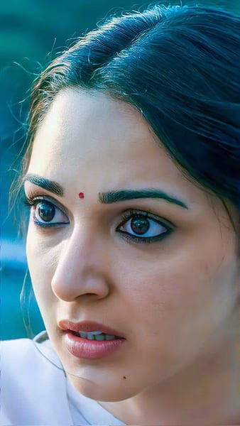 HD-wallpaper-kiara-advani-nose-lip-thumbnail-2
