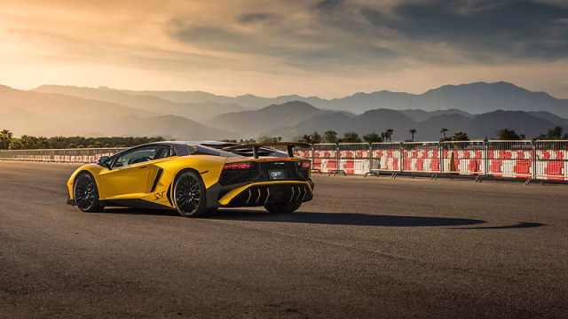 HD-wallpaper-lamborghini-aventador-sv-rear-lamborghini-aventador-lamborghini-cars