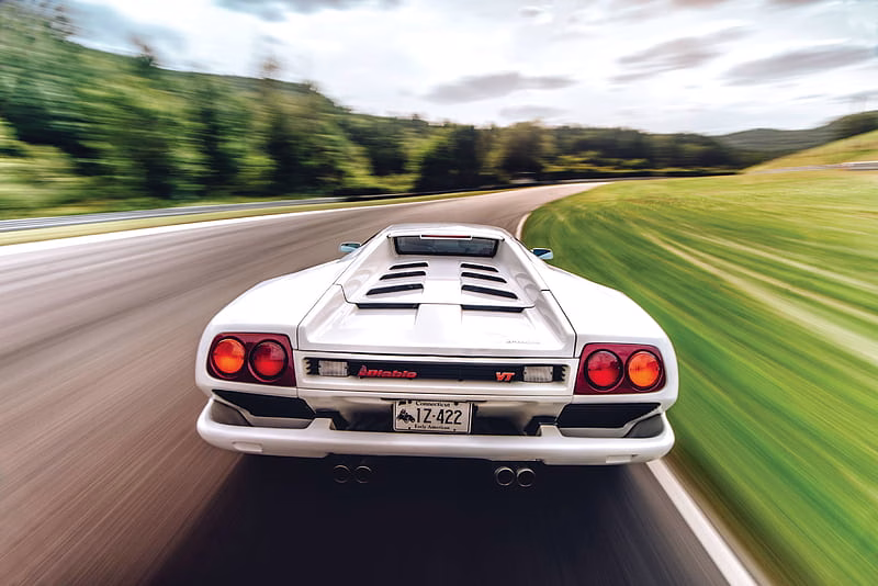 HD-wallpaper-lamborghini-diablo-vt-lamborghini-diablo-lamborghini-cars