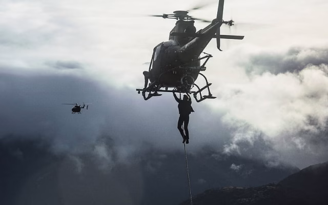HD-wallpaper-mission-impossible-fallout-2018-tom-cruise-scene-with-a-helicopter-new-movies-screenshots-poster-promo