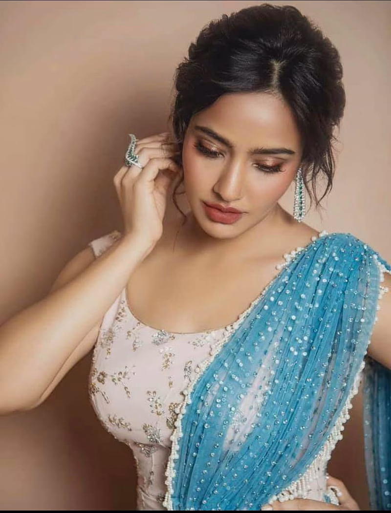 HD-wallpaper-neha-sharma-beautiful-traditional
