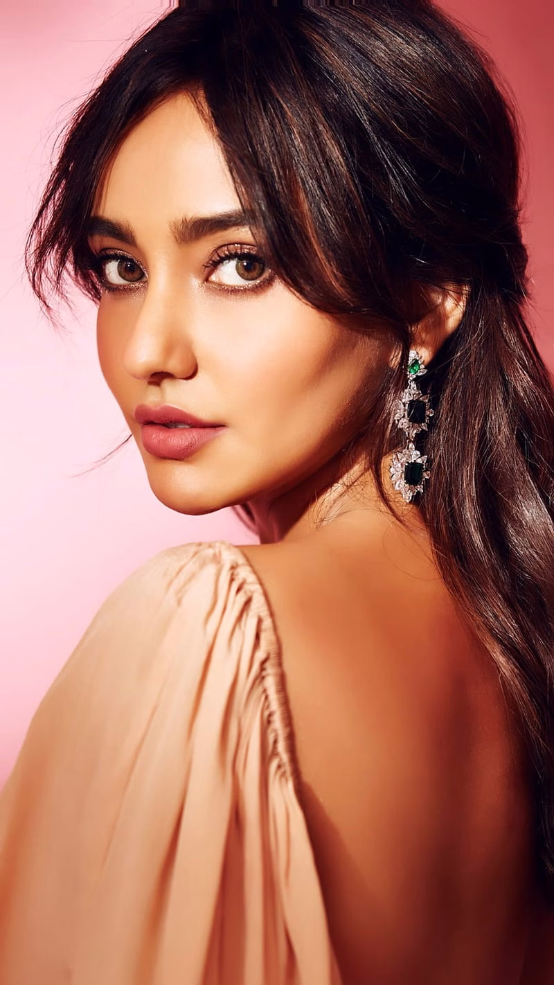 HD-wallpaper-neha-sharma-bollywood-chiruta-neha-sharma-ram-charan-tollywood