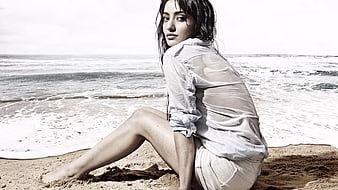 HD-wallpaper-neha-sharma-indian-actress-bollywood-sea-beauty-thumbnail