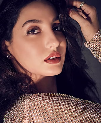 HD-wallpaper-nora-fatehi-actress-hit-love-thumbnail-1