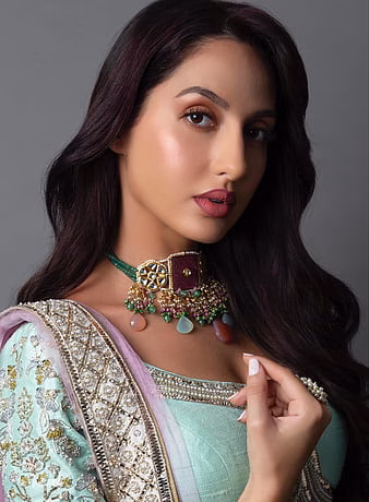 HD-wallpaper-nora-fatehi-actress-lip-thumbnail-1