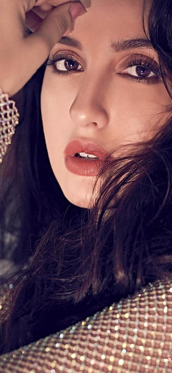 HD-wallpaper-nora-fatehi-beautiful-bollywood-thumbnail-6