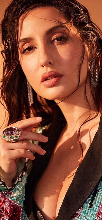 HD-wallpaper-nora-fatehi-beautiful-bollywood-tollywood-thumbnail-16