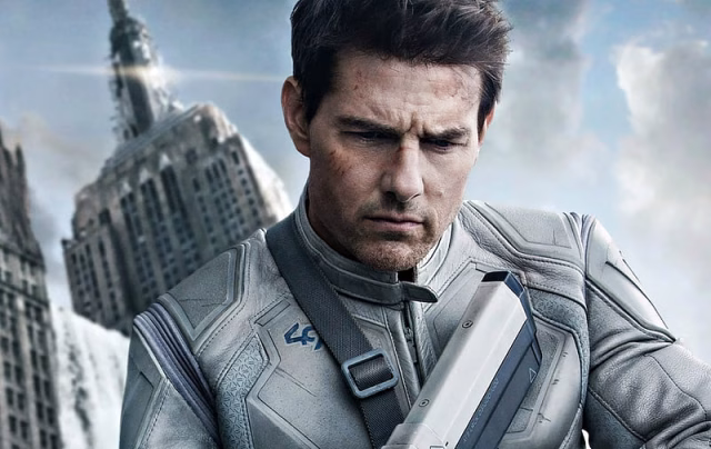 HD-wallpaper-oblivion-2013-fantasy-movie-oblivion-tom-cruise-man-actor-blue