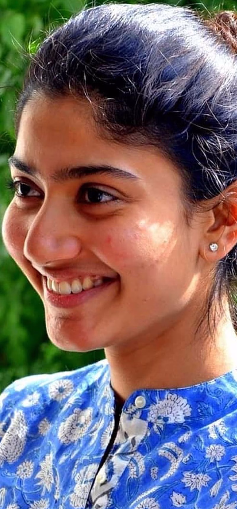 HD-wallpaper-pallavi20-sai-pallavi-tamil-premam