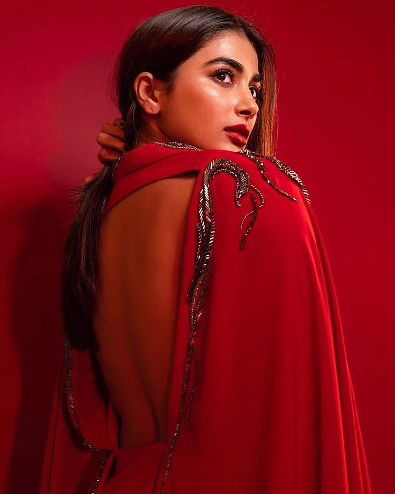 HD-wallpaper-pooja-hedge-bollywood-tollywood-4