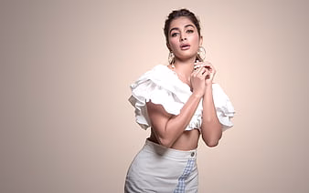 HD-wallpaper-pooja-hegde-2020-beautiful-thumbnail