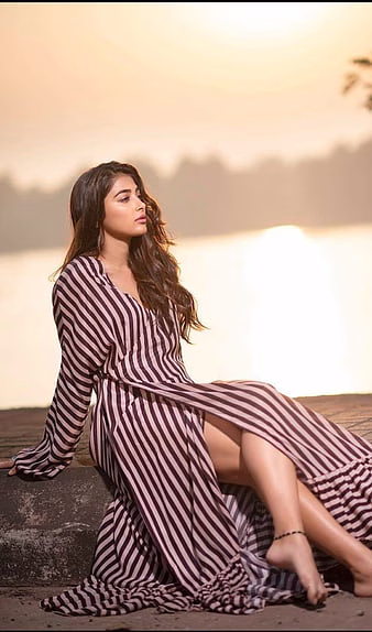 HD-wallpaper-pooja-hegde-actress-bolly-thumbnail