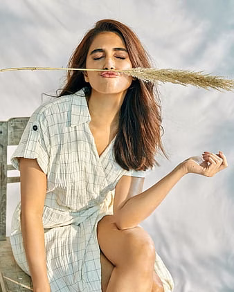 HD-wallpaper-pooja-hegde-kollywood-actress-hair-lip-hedge-actress-pooja-hedge-tollywood-actress-thumbnail