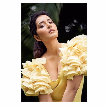 HD-wallpaper-raashi-khanna-hot-thumbnail