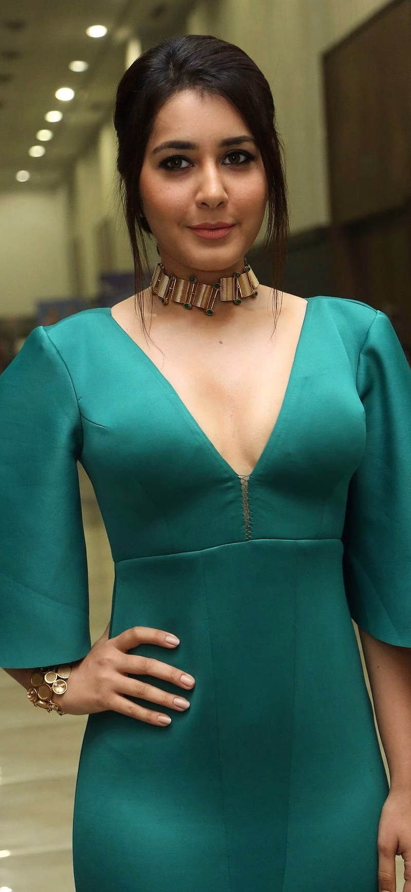HD-wallpaper-raashi-khanna-raashi-raashi-khanna-tollywood-5