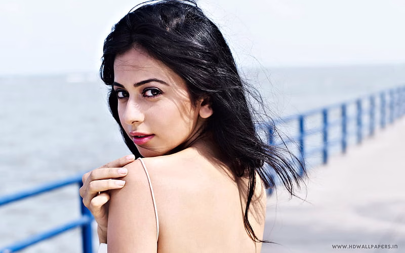 HD-wallpaper-rakul-preet-singh-backless-rakul-preet-singh-indian-celebrities-girls-desi-girls
