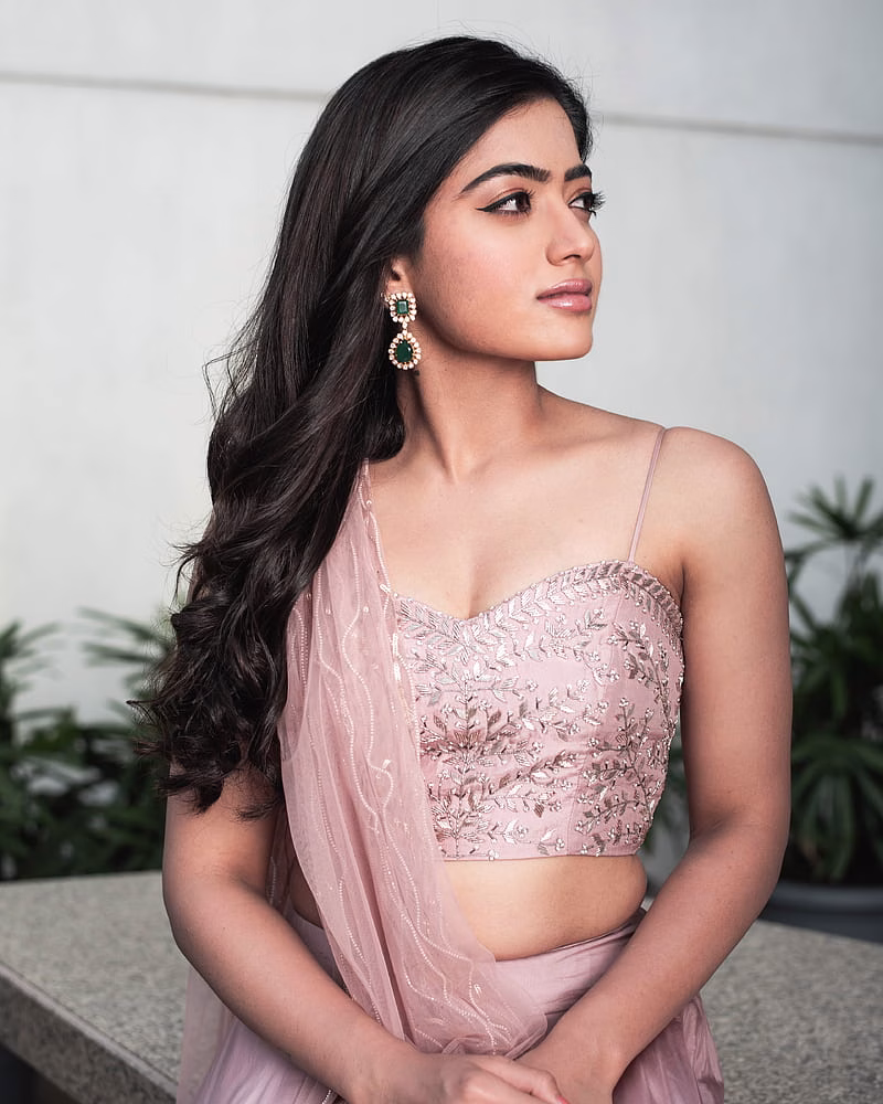 HD-wallpaper-rashmika-mandanna-3