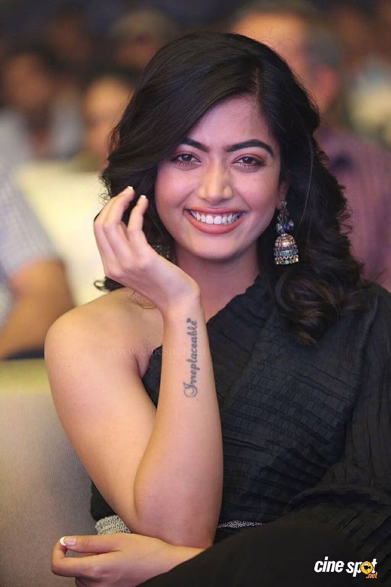 HD-wallpaper-rashmika-mandanna-actress-bollywood-chalo-devadas-kannada-kirik-party-south-tamil-telugu-tollywood-1