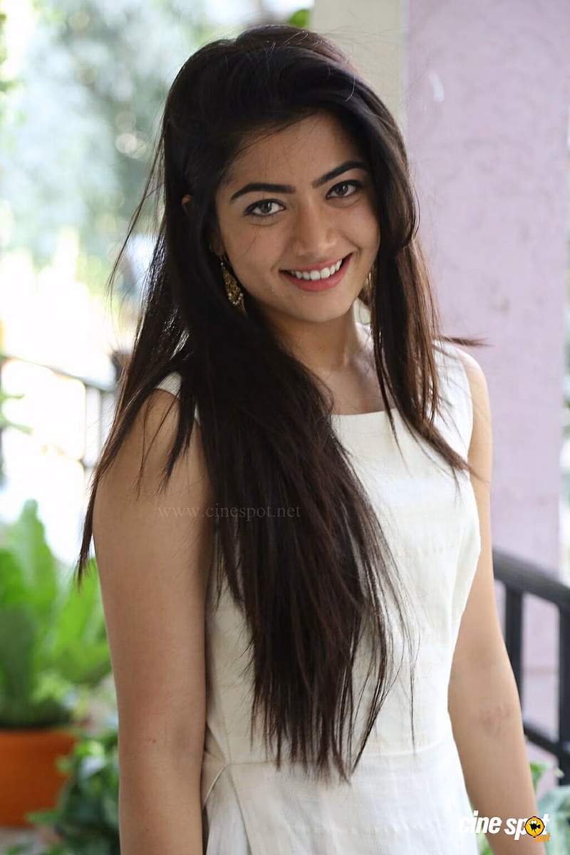 HD-wallpaper-rashmika-mandanna-actress-bollywood-chalo-devadas-kannada-kirik-party-south-tamil-telugu-tollywood-2