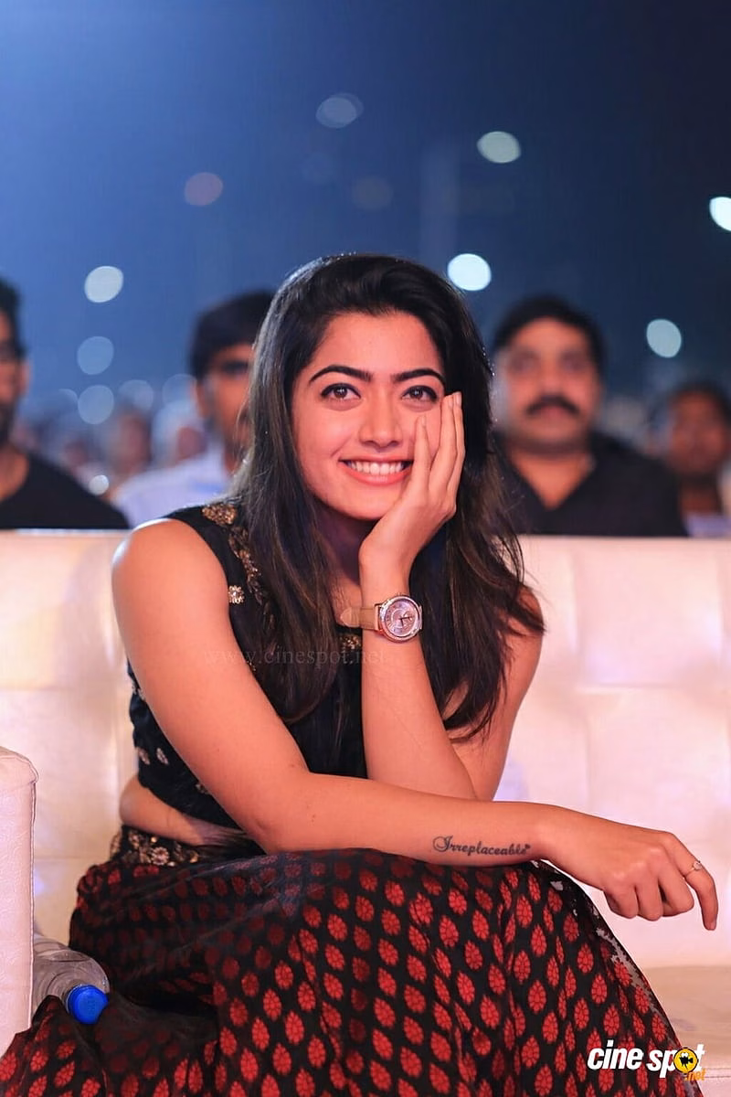 HD-wallpaper-rashmika-mandanna-actress-bollywood-chalo-devadas-kannada-kirik-party-south-tamil-telugu-tollywood