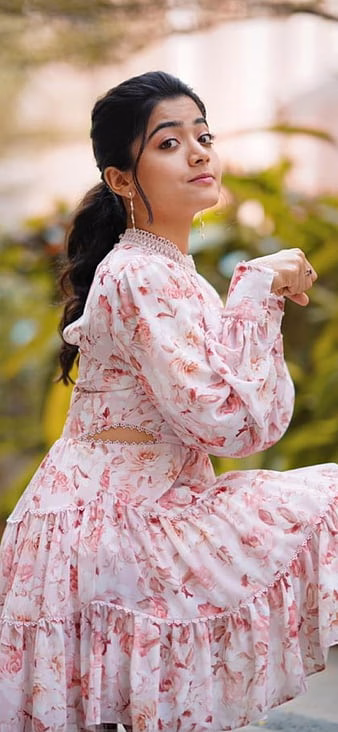 HD-wallpaper-rashmika-mandanna-beautiful-bollywood-tollywood-thumbnail-16