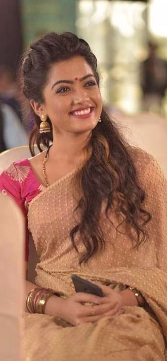 HD-wallpaper-rashmika-mandanna-beautiful-bollywood-tollywood-thumbnail-25