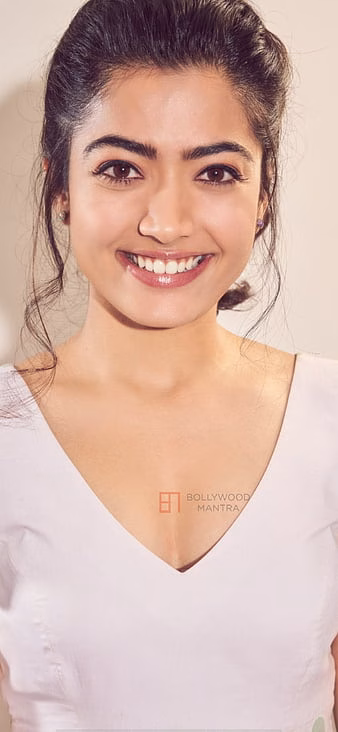 HD-wallpaper-rashmika-mandanna-beautiful-bollywood-tollywood-thumbnail-27