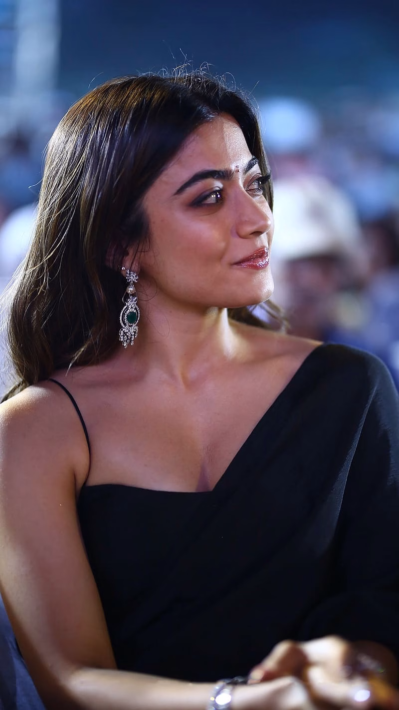 HD-wallpaper-rashmika-mandanna-black-lover-rashmika-rashmika-mandanna-black-lover-saree-rashmika-actress-telugu-heroin