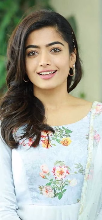 HD-wallpaper-rashmika-mandanna-bollywood-tollywood-thumbnail-12