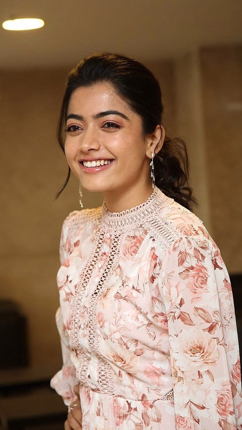 HD-wallpaper-rashmika-mandanna-live-cute-rashmika-mandanna