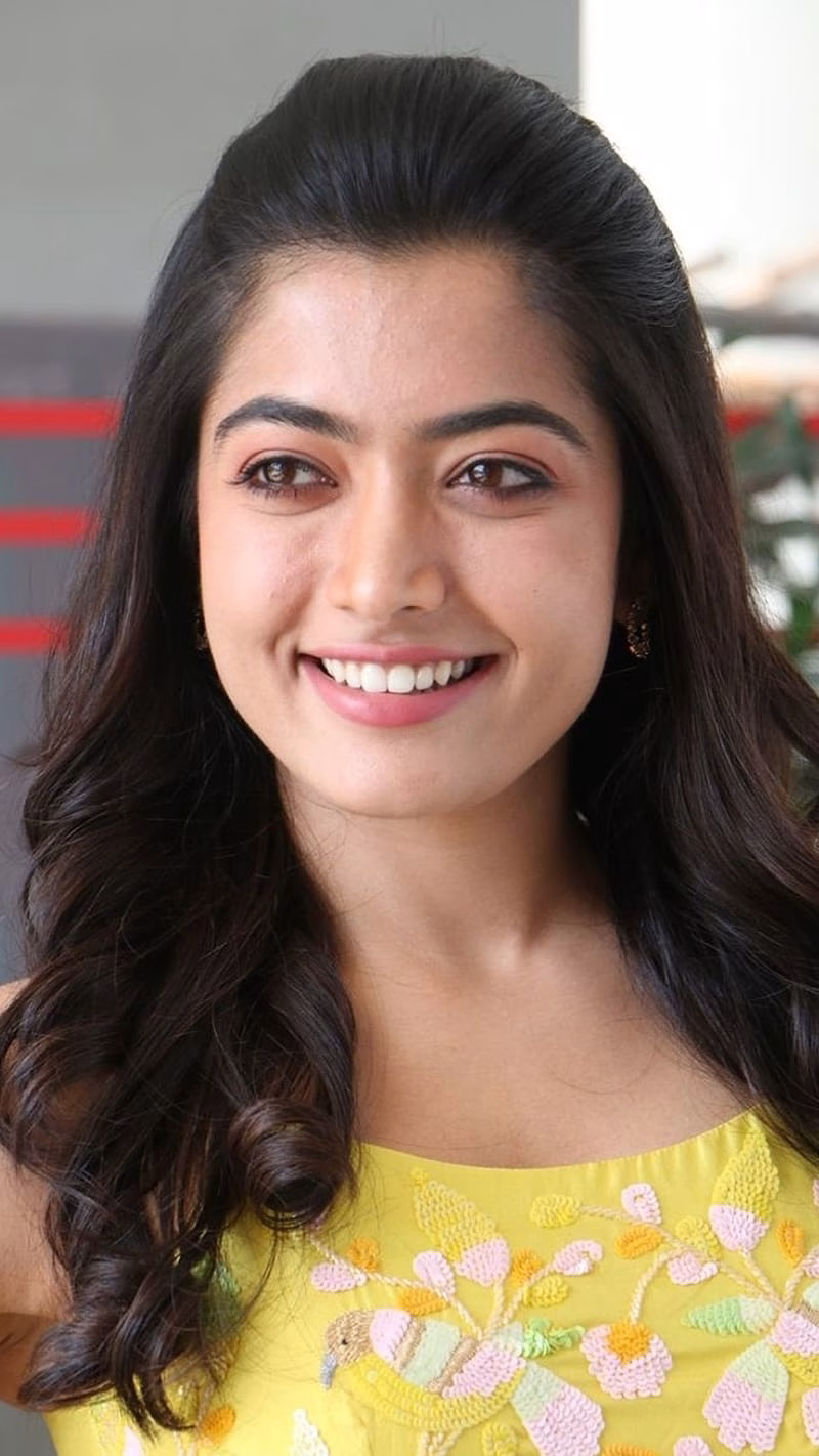 HD-wallpaper-rashmika-mandanna-live-face-closeup-actress-indian